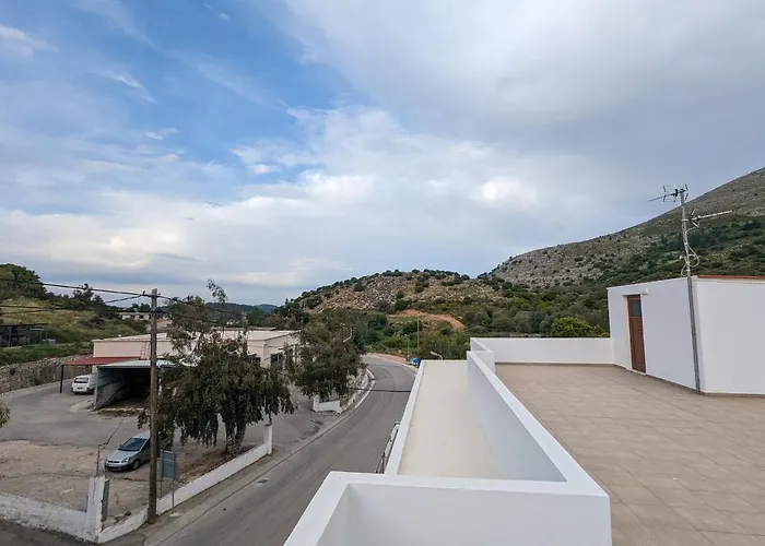 Tharenos *