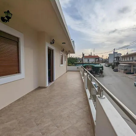 Tharenos Apartman Émbonasz