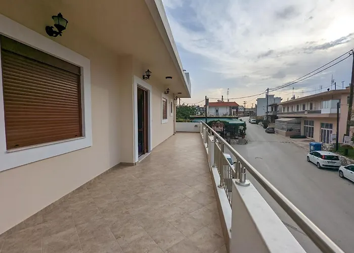 Tharenos Apartman Émbonasz