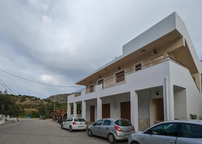 Apartman Tharenos Émbonasz